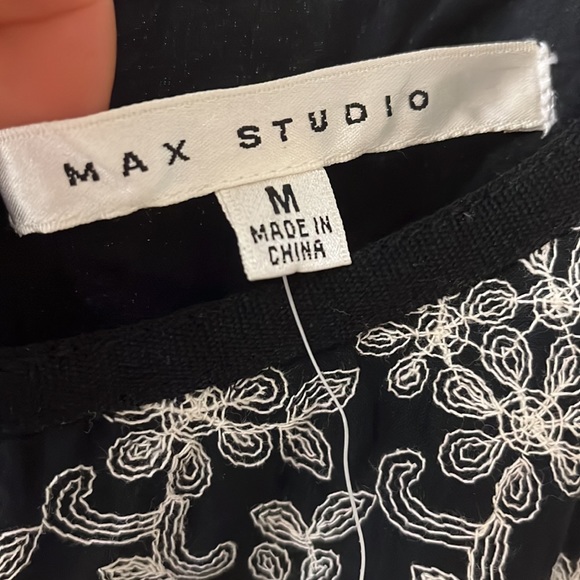 Max Studio black and white embroidered sleeveless dress size Medium - Picture 3 of 9